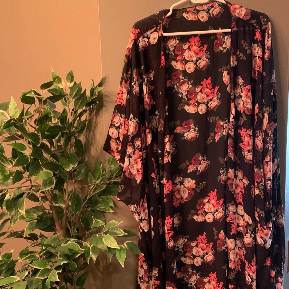 Black floral Kimono